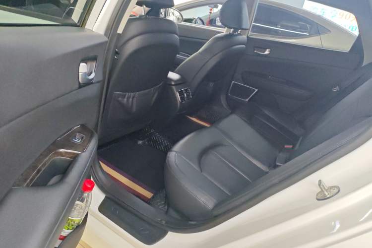 Used Kia K5 2017 2.0L Automatic 15th Anniversary Special Edition LUX