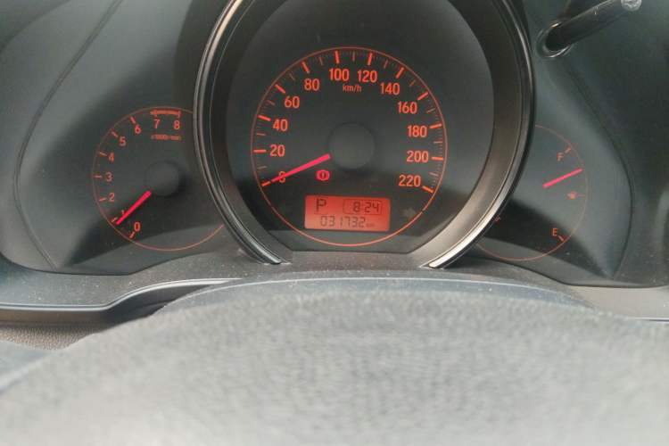 Used Honda Fit 2018 1.5L CVT Comfort Version Odometer Close Up