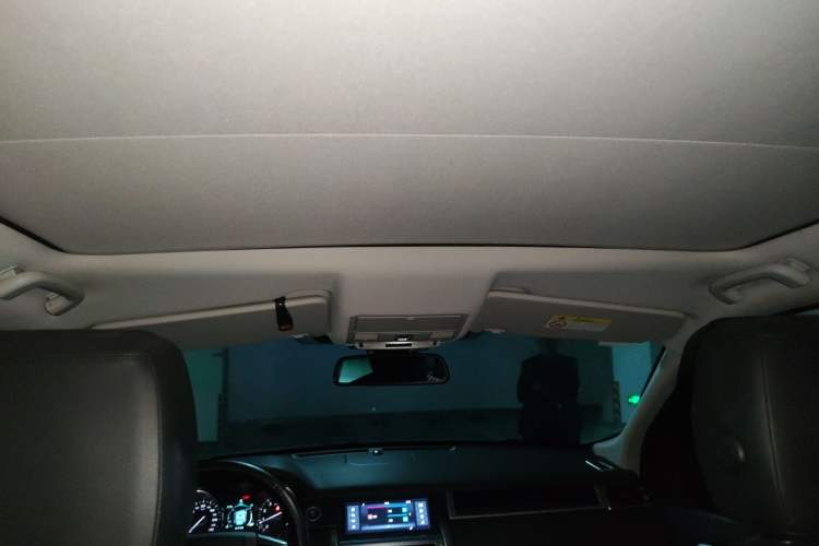 Used Land Rover Discovery Sport 2018 240 PS SE Version