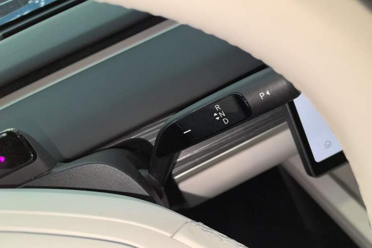 Used ONVO L60 2024 60 kWh Rear-Drive Version
