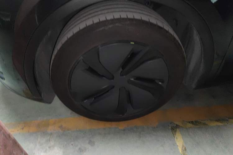 Used Tesla Model Y 2025 Rear-Wheel-Drive Version