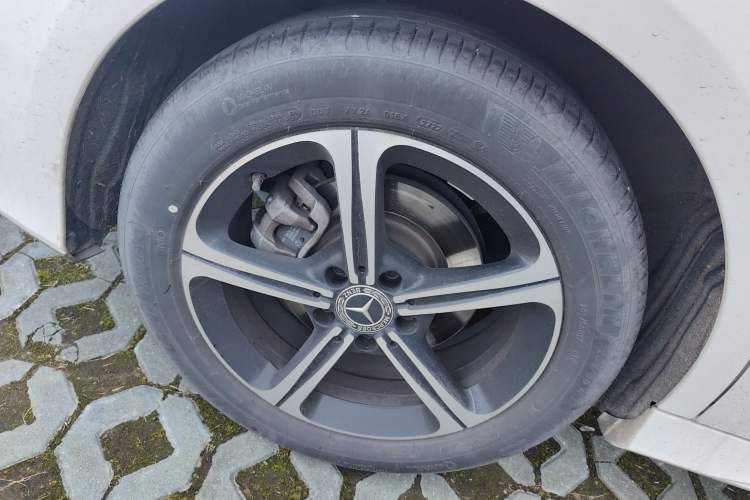 Used Mercedes-Benz A-Class 2022 Second Facelift A 200 L Sport Sedan Fashion Version
