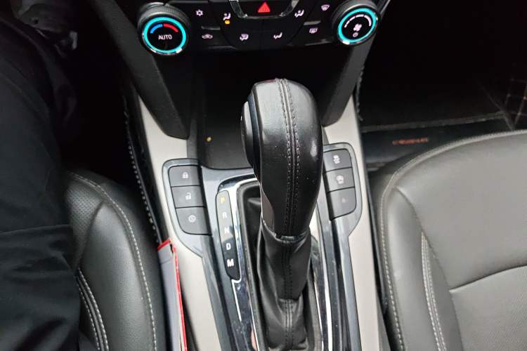 Used Chevrolet Malibu 2018 530T Automatic Luxury Edition Gear Lever