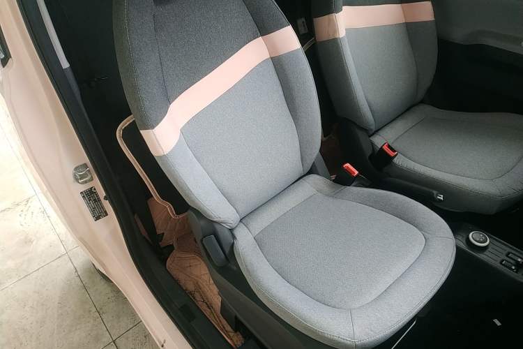 Used Wuling Hongguang MINIEV 2022 Macaron Premium Model – Lithium Ternary Battery
