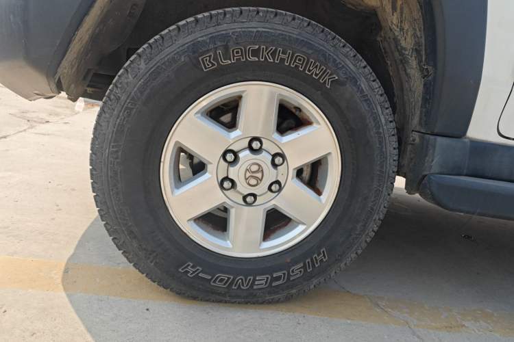 Used BAIC Off-Road BJ40 2016 40L 2.0T Manual Two-Wheel Drive Luxury Edition
