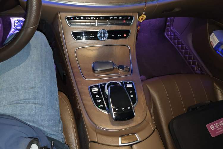 Used Mercedes-Benz E-Class 2018 Facelift E 300 L Luxury Edition Gear Lever