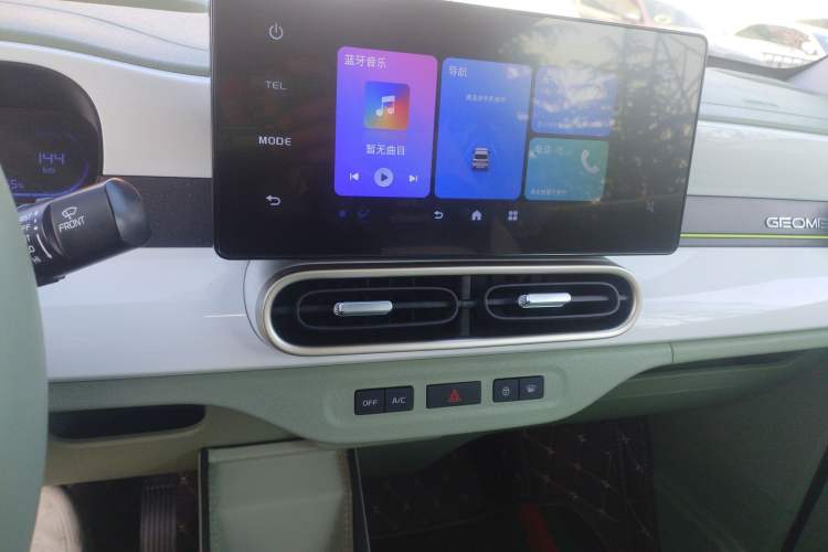 Used Geely Galaxy Panda 2025 210 km – Yuanqi Bear Audio And AC Panel