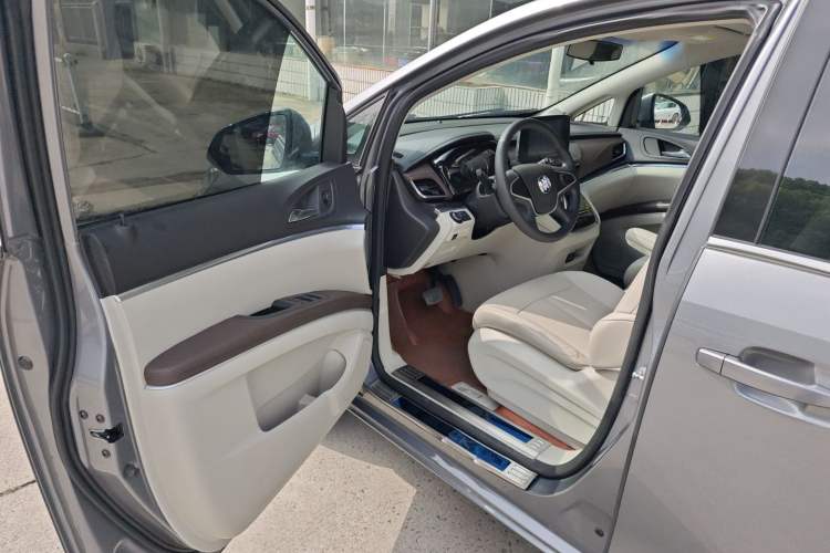 Used Buick GL8 2022 Land Cruiser Executive Class 652T Comfort Model Driver Seat