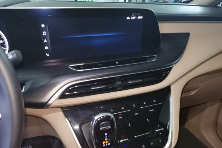 Used Buick GL8 2021 ES Land Cruiser 653T Luxury Edition