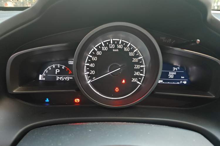 Used Mazda CX-4 2018 2.0L Automatic Two-Wheel Drive Blue Sky Dynamic Version China VI Standard Instrument Cluster