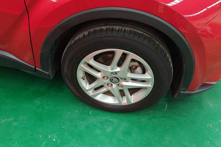Used Toyota C-HR 2021 2.0L Comfort Edition Right Front Wheel Hub