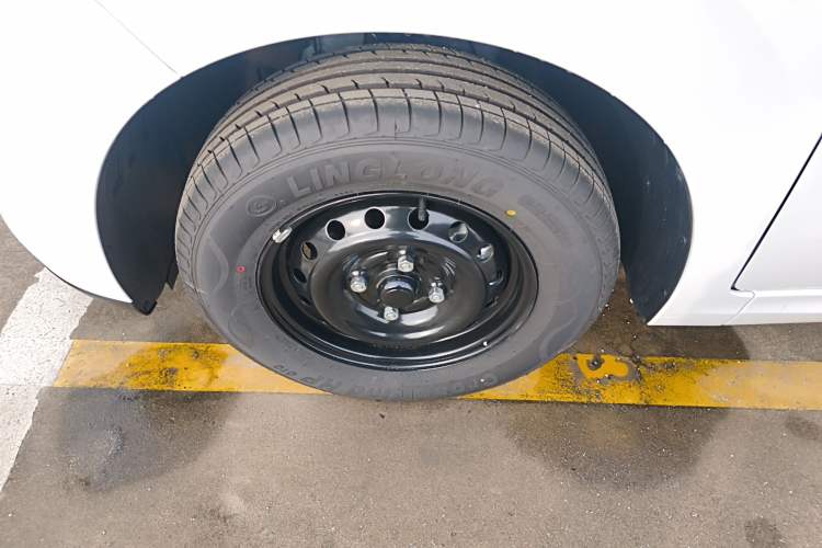 Used Wuling Hongguang New Energy 2025 Extended-Range Hybrid 50 km Standard Version
