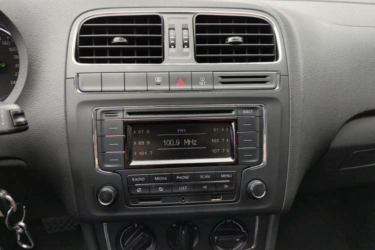 Used Volkswagen Polo 2014 1.6L Automatic Comfort Edition
