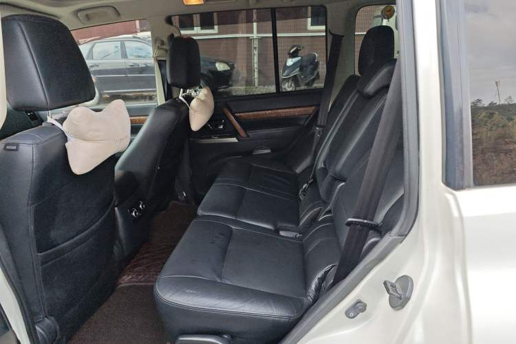 Used Mitsubishi Pajero 2019 3.0L Automatic Prestige Edition Left Rear Seat