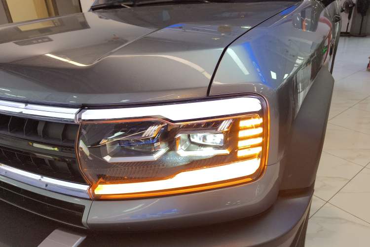 Used Formula Leopard 5 2023 Cloud Ride Flagship Edition Left Front Headlight