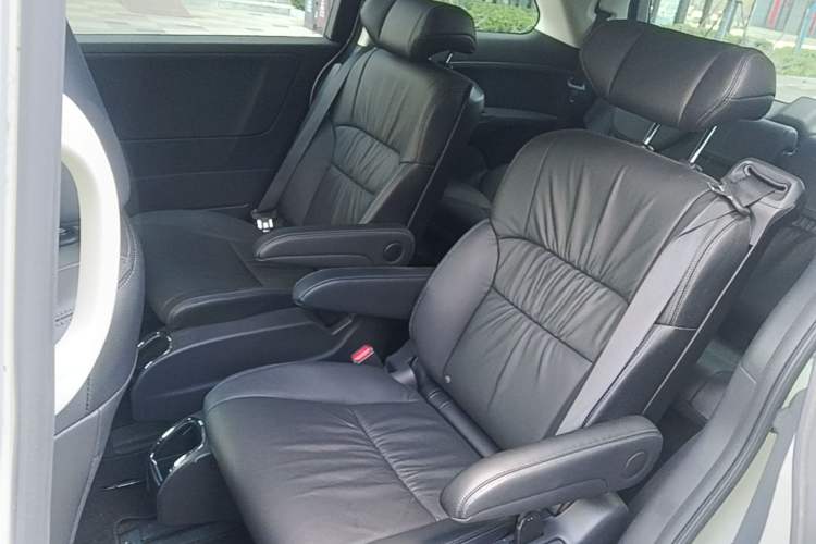 Used Honda Odyssey 2024 2.0L eHEV Sharp & Smart Edition