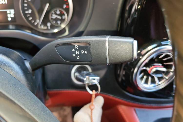 Used Mercedes-Benz Vito 2020 2.0T Business Version 7 Seats Gear Lever