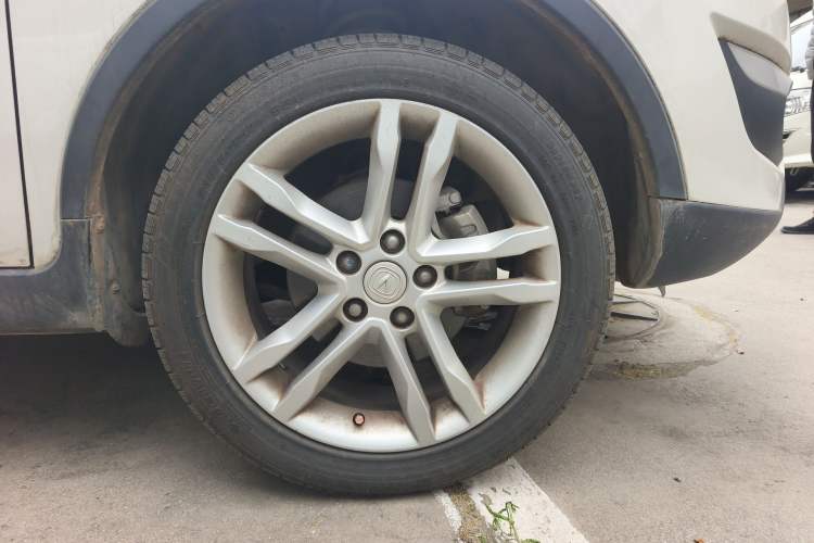 Used CHANGAN CS35 2015 1.6L Manual Luxury Model China IV Standard
