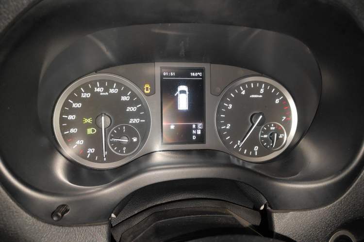 Used Mercedes-Benz Vito 2023 2.0T Elite Version 9 Seats