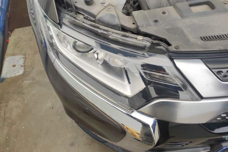 Used Mitsubishi Outlander 2019 2.0L Two-Wheel Drive Comfort Edition 5 Seats China V Standard Right Front Headlight