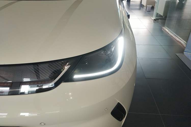 Used BYD Dolphin 2025 Intelligent Driving Version 520km Range Knight Edition Left Front Headlight