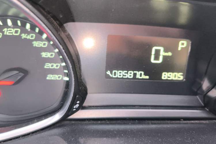 Used Peugeot 308S 2015 1.2T Automatic Jingchi Edition Odometer Close Up