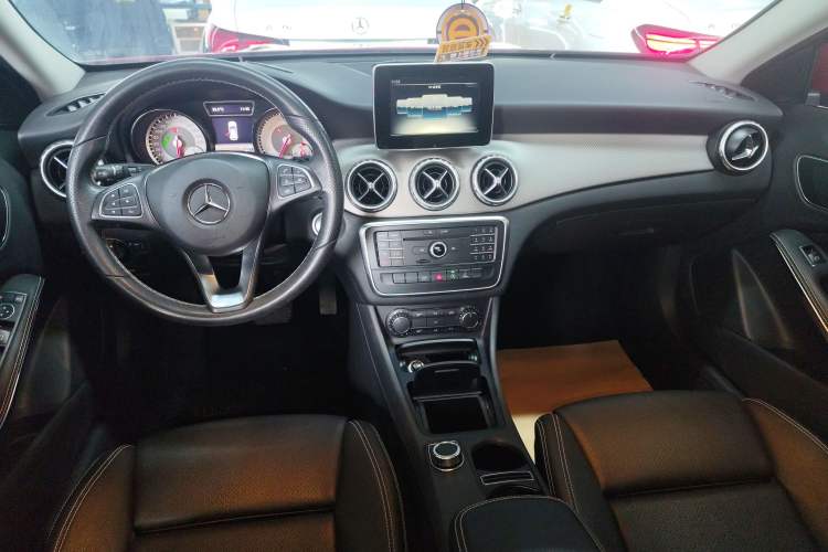 Used Mercedes-Benz GLA 2016 GLA 200 Fashion Model Audio And AC Panel