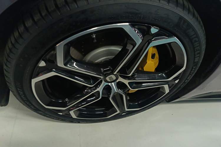 Used Xiaomi Auto SU7 2024 Four-Wheel Drive Ultra-Long Range Advanced Intelligent Driving Max Edition