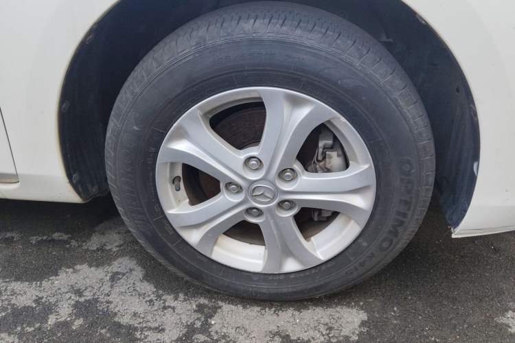 Used Mazda 3 2015 Sedan 1.6L Manual Elite Model Right Front Wheel Hub