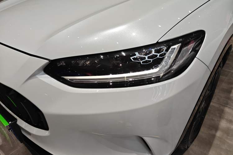 Used Honda ZR-V 2023 2.0L eHEV Sharp - Deluxe Edition
