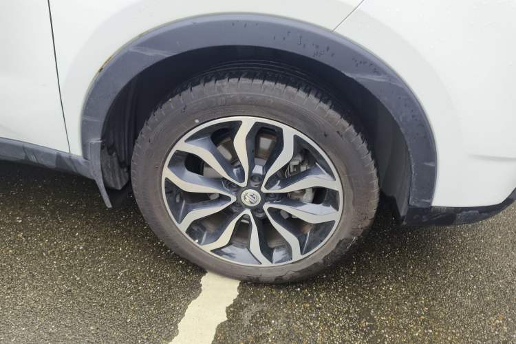 Used MG GS 2015 1.5TGI TST Luxury Edition Right Front Wheel Hub