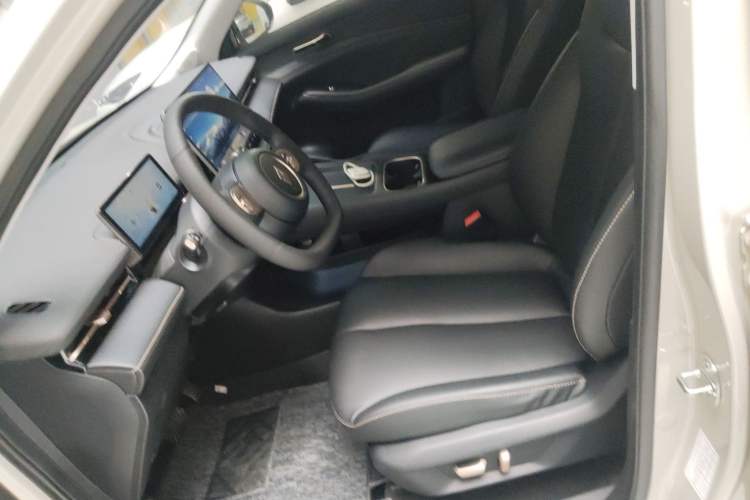 Used Baojun Yunhai 2024 600km Pure Electric Version
