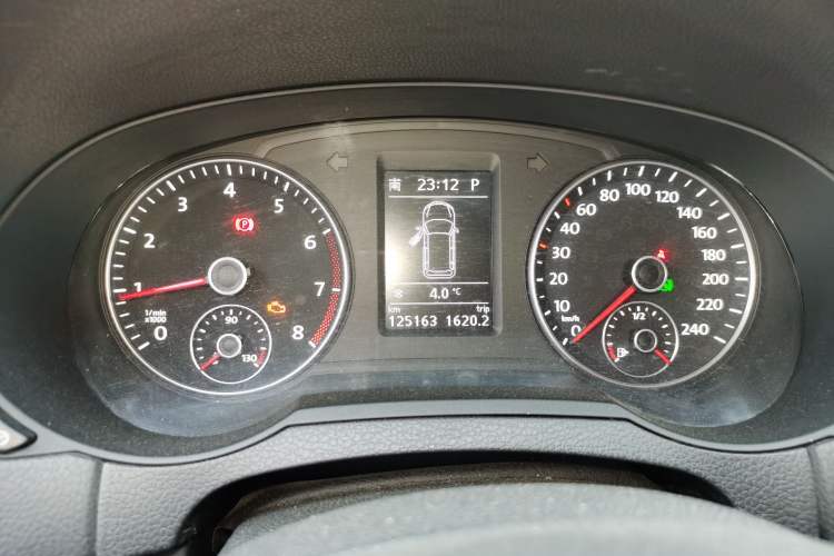 Used Volkswagen Sharan 2014 2.0 TSI Comfort Model
