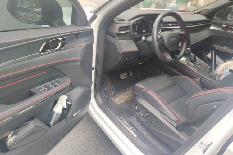 Used Lynk & Co 05 2020 2.0TD Four-Wheel Drive HypeHalo
