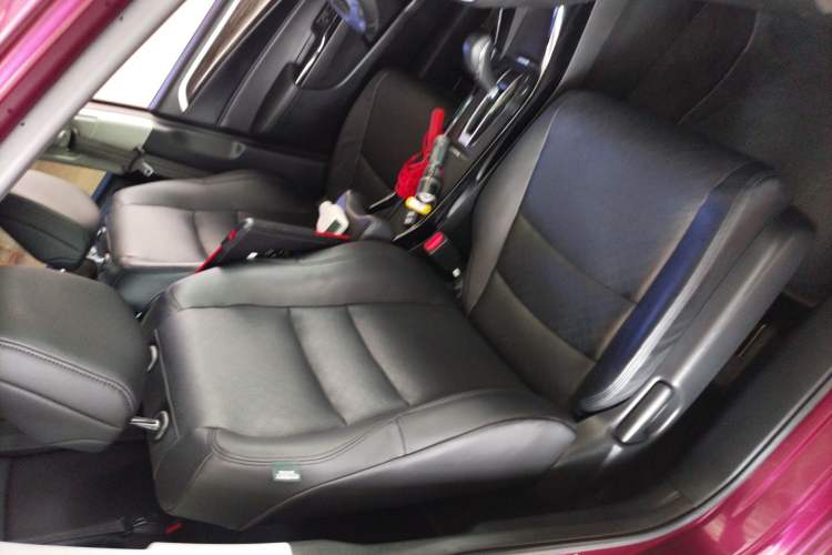 Used Honda Jade 2017 210 TURBO CVT Luxury Edition 5 Seats Right Front Seat