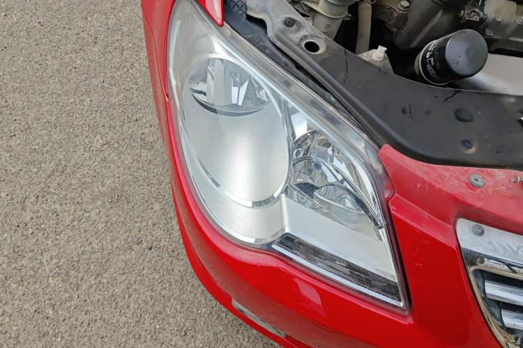 Used Volkswagen Bora 2011 1.6L Automatic Fashion Edition Right Front Headlight