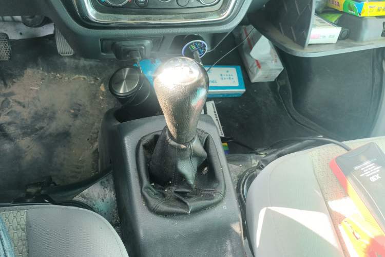 Used Jinbei Hiace X30 2021 1.5L Comfort Model Base Version (No Air Conditioning) Van China VI Standard SWC15M Gear Lever