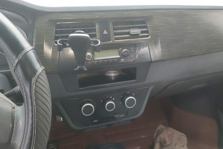 Used Jinbei Hiace X30 2013 1.3L Standard Version Audio And AC Panel