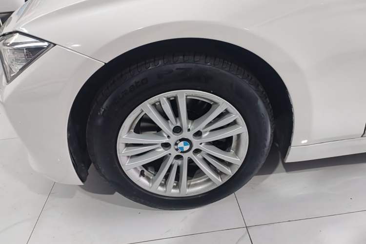 Used BMW 3 Series 2015 316Li Fashion Model
