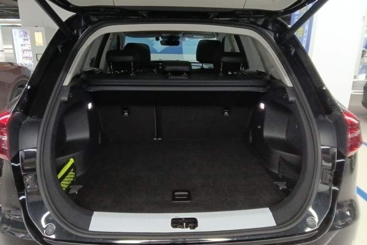 Used Hongqi HS5 2022 Revised Version 2.0T Smart Connect Flagship Edition Trunk