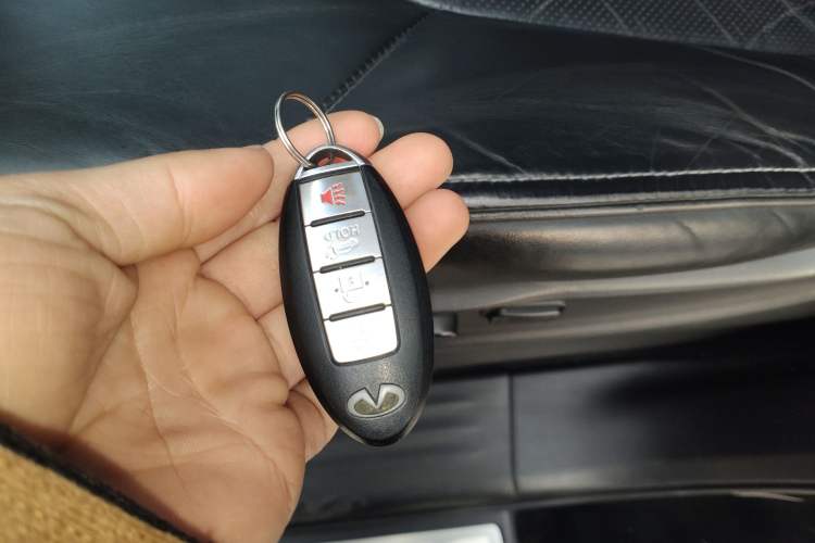 Used Infiniti QX80 2016 5.6L 4WD Vehicle Key