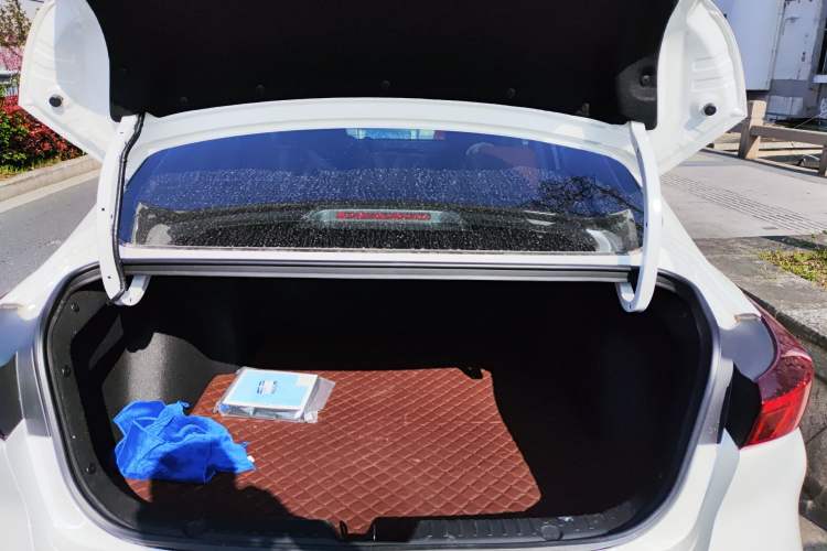 Used CHANGAN Eado 2023 Changan Edition PLUS Blue Whale NE 1.4T GDI DCT Prestige Version Trunk