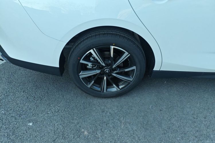 Used Changan Eado 2025 Blue Whale 1.5T 500Bar Prestige Model
