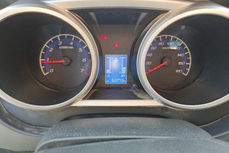Used CHANGAN KAICHENG Ounuo S 2014 1.5L Base Version Odometer Close Up