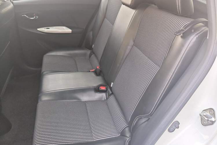 Used Toyota YARiS L Zhi Xuan 2015 1.5G Automatic Xuan Dong Sunroof Special Edition
