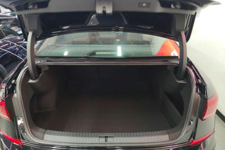 Used Volkswagen Passat 2024 380TSI Dragon Glory Edition Trunk