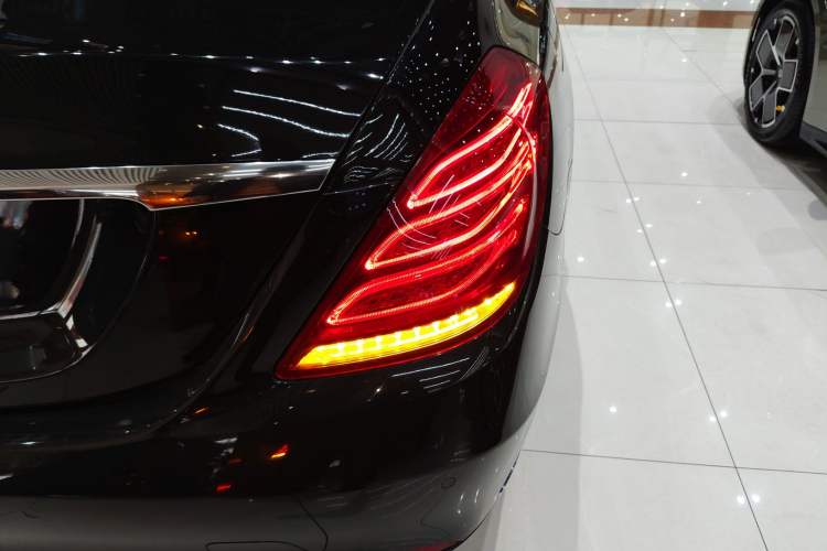 Used Mercedes-Benz S-Class 2014 S 320 L Business Model
