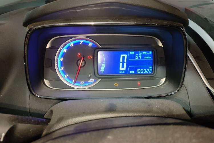 Used Chevrolet Trax 2016 1.4T Manual Two-Wheel Drive Comfort Version with Sunroof Instrument Cluster