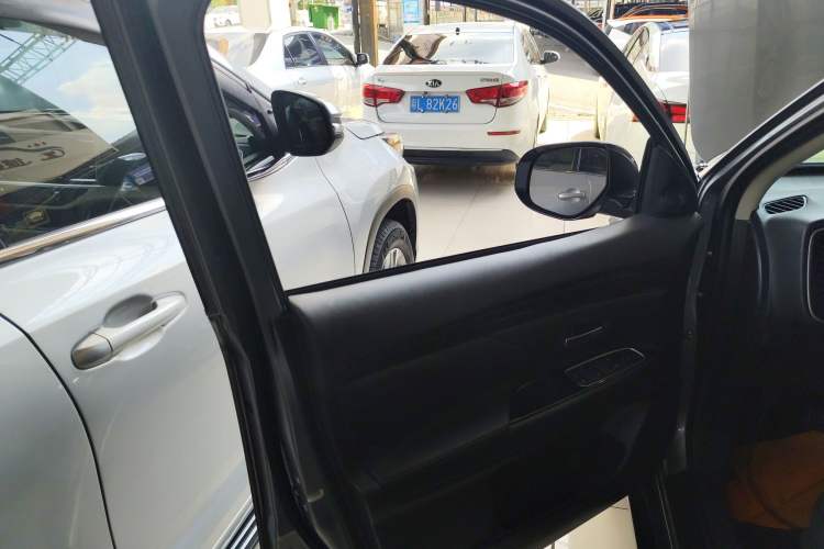 Used Mitsubishi Outlander 2019 2.4L 4x4 Zhi Xiang Edition 7 Seats China VI Standard