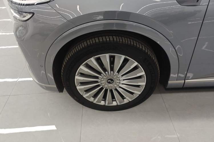 Used ONVO Luxeed L90 2025 Model—Max Six-Seater Version